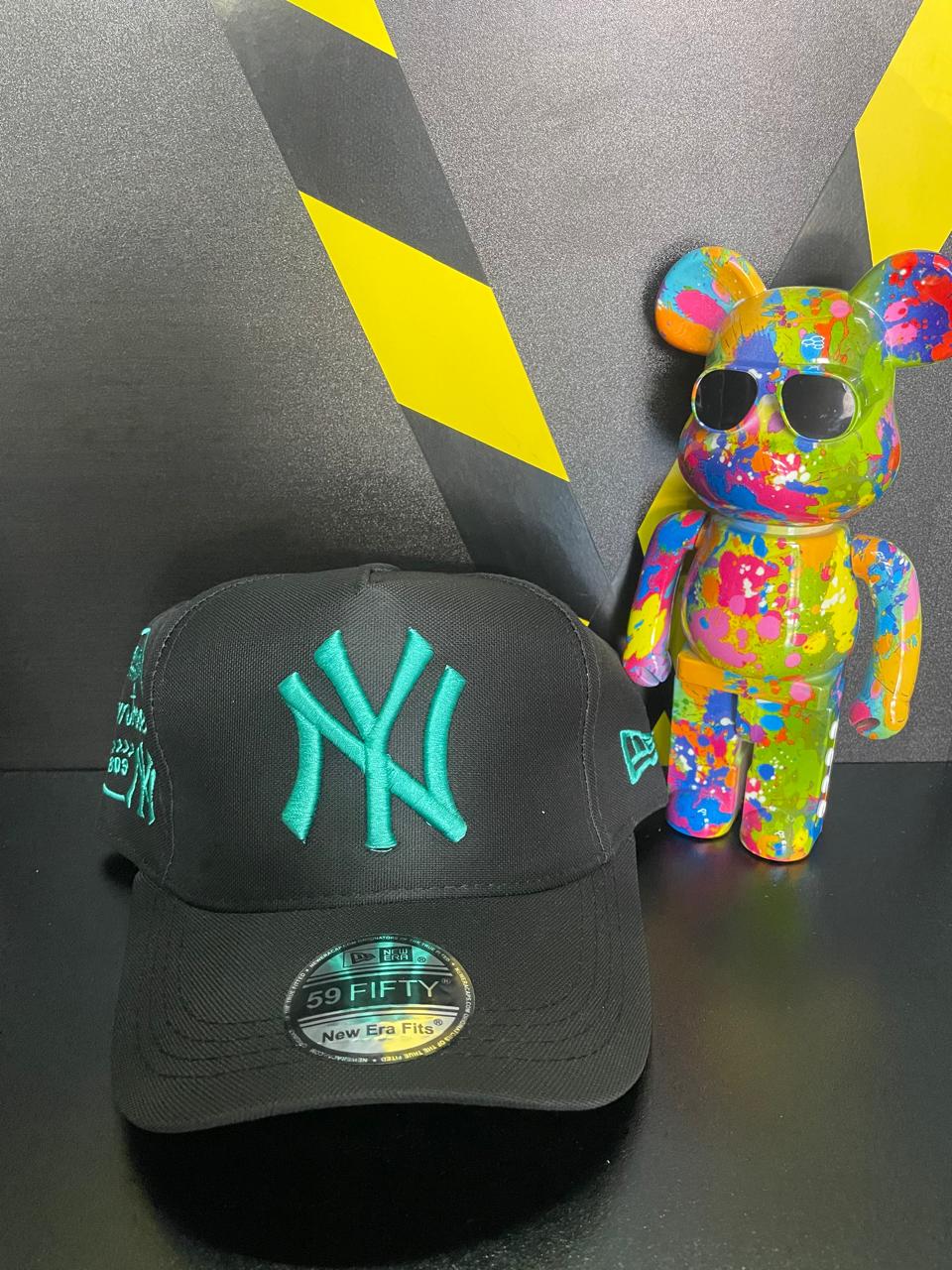 GORRA YANKEES NEGRA CON TURQUESA