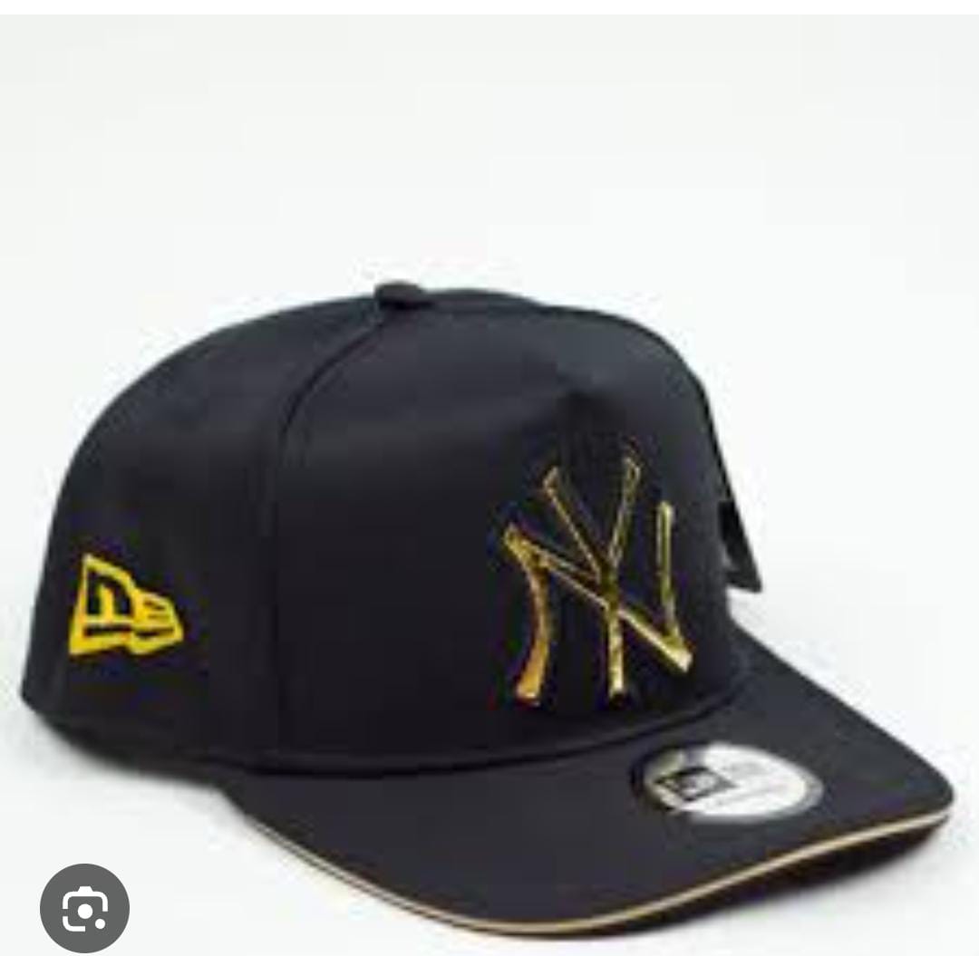 BRKL GORRA YN DORADA