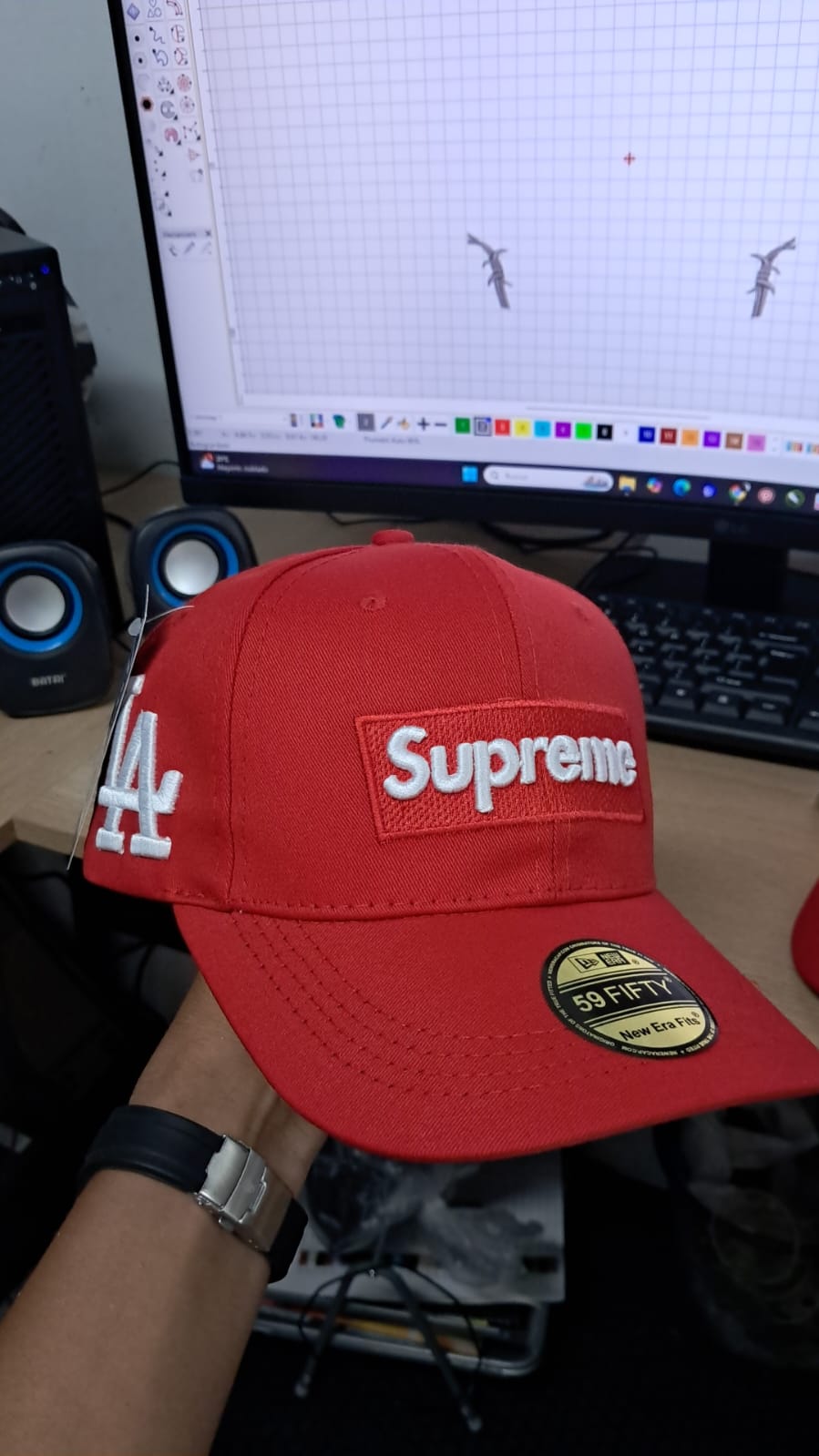 GORRA SUPREME