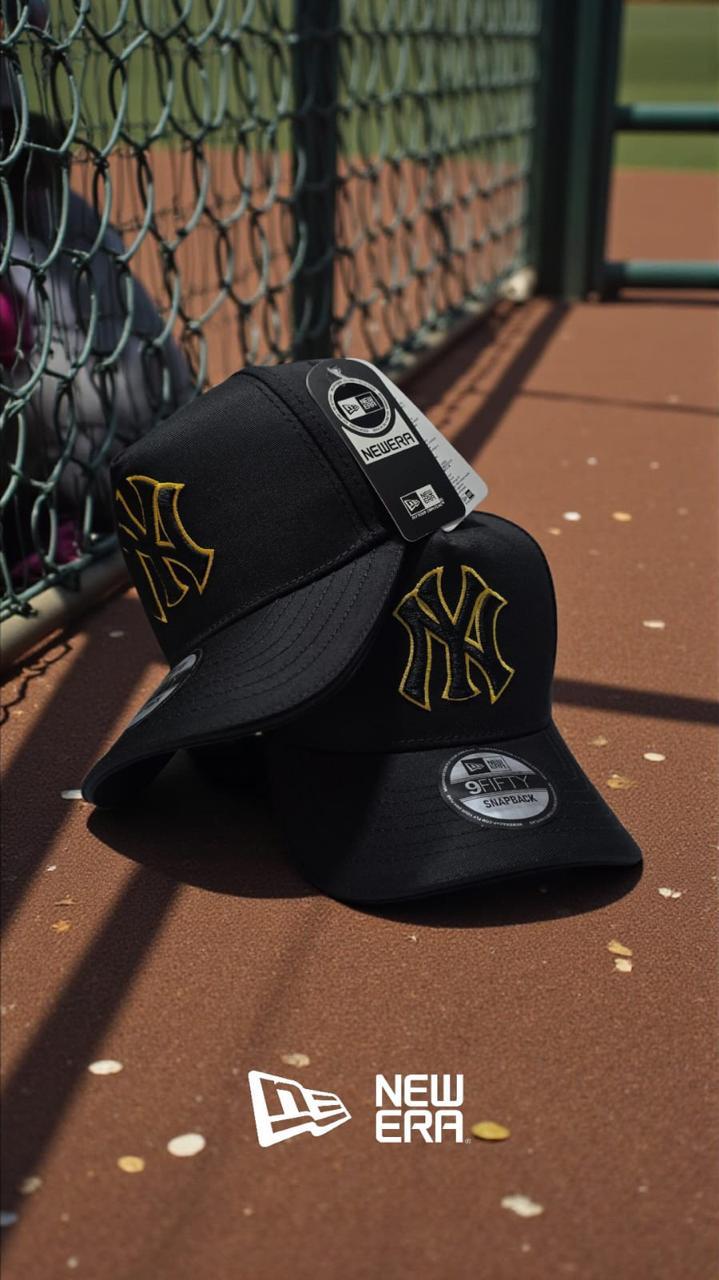 GORRA YANKEES NEGRA CON AMARILLO