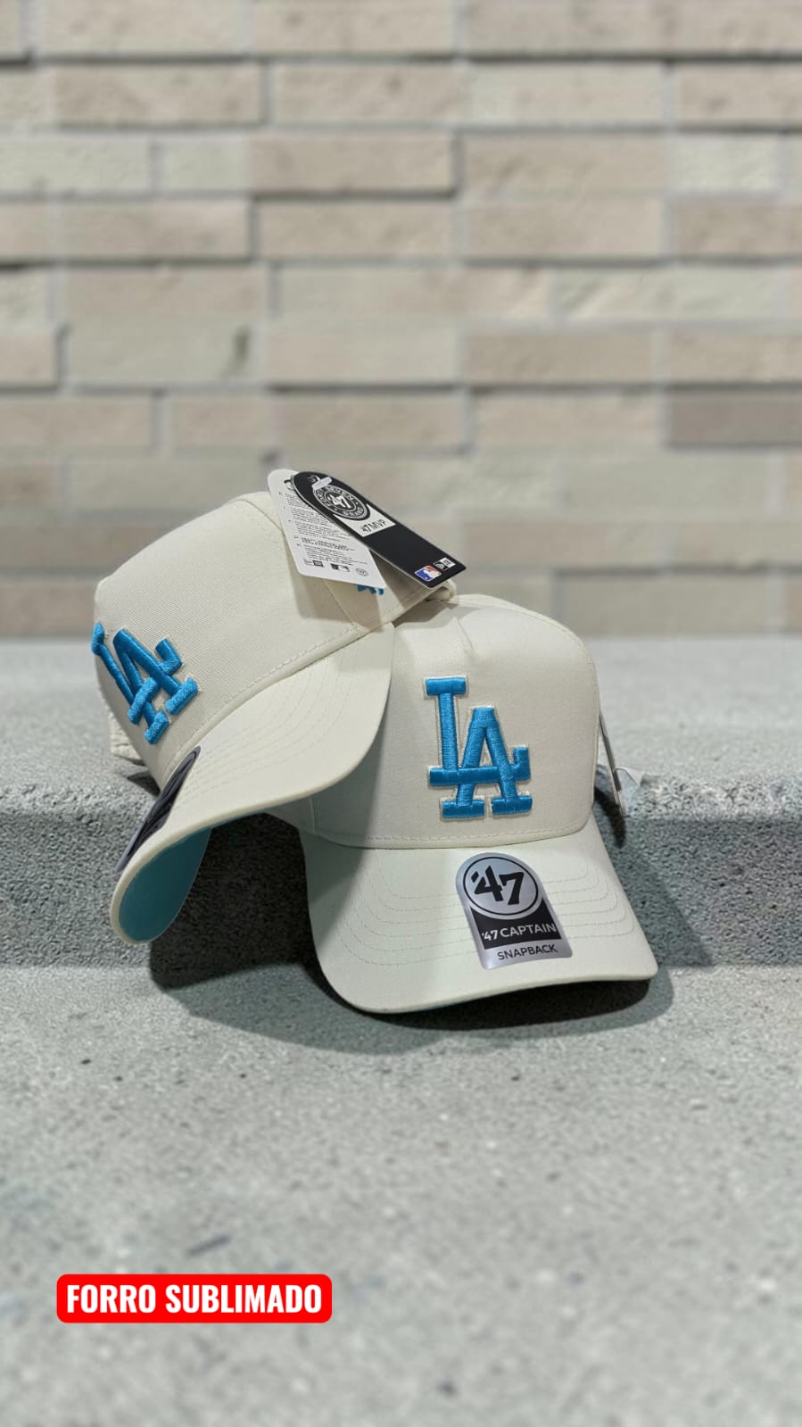 GORRA LA BLACO HUESO CON CELESTE