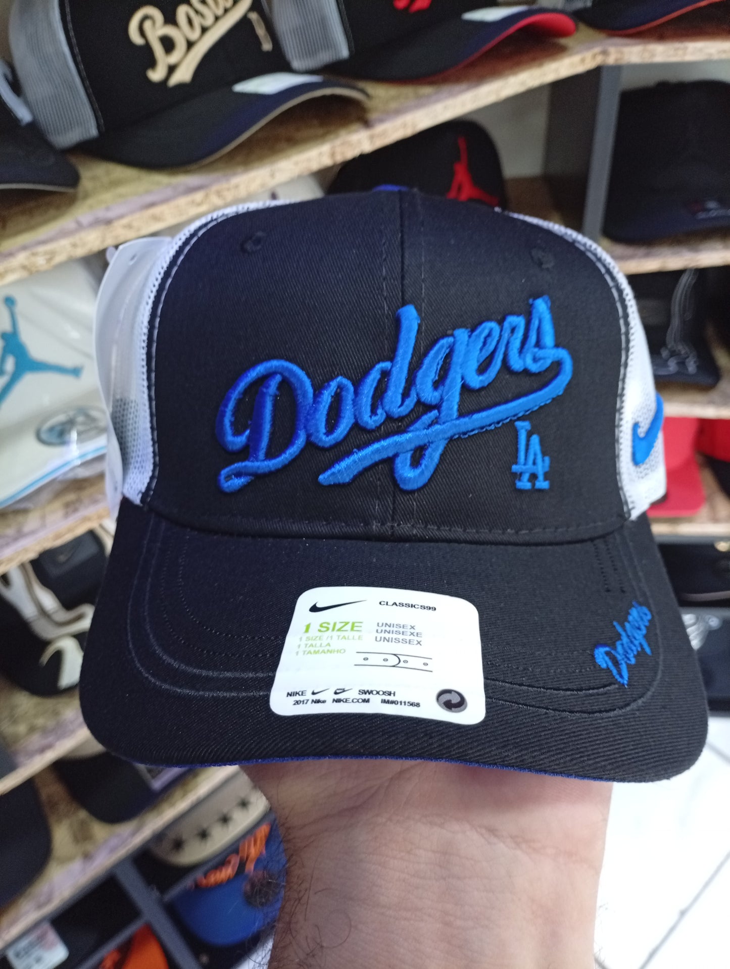 BK DODGERS NEGRA CON BLANCO AZUL MAYA