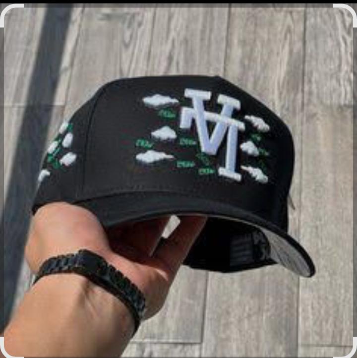 GORRA LA NEGRA BODADA CON NUBES