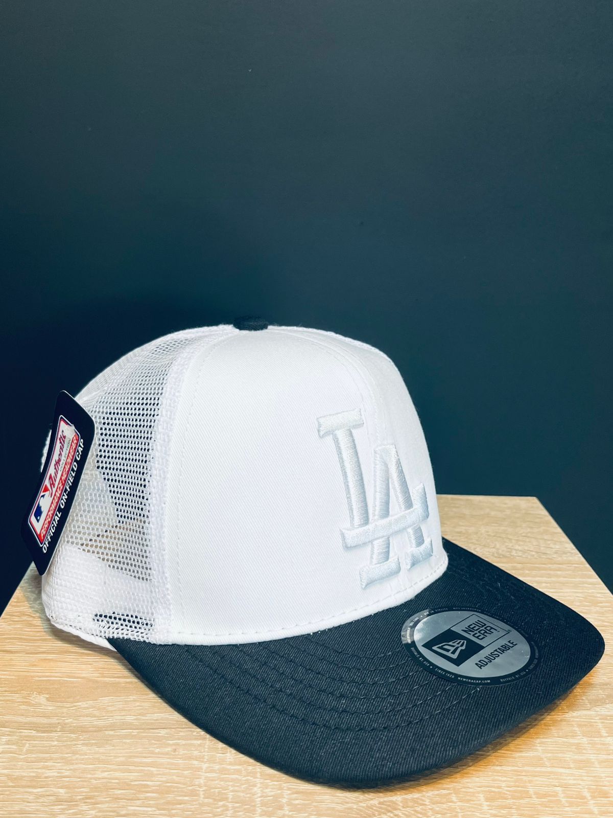 GORRA LA WHITE