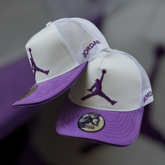 Bk JORDAN BLANCO CON PURPURA