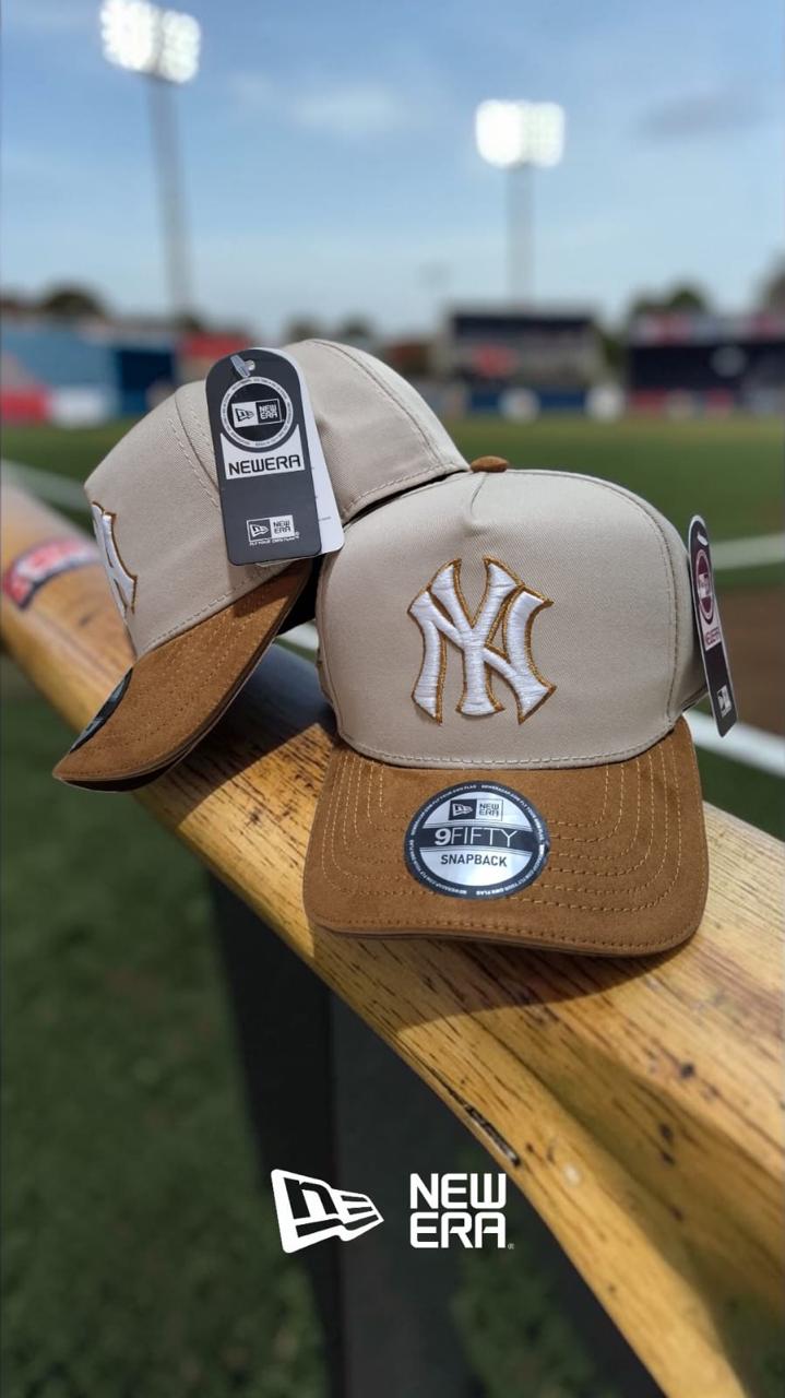 GORRA YANKEES BEIGE CON CAFE
