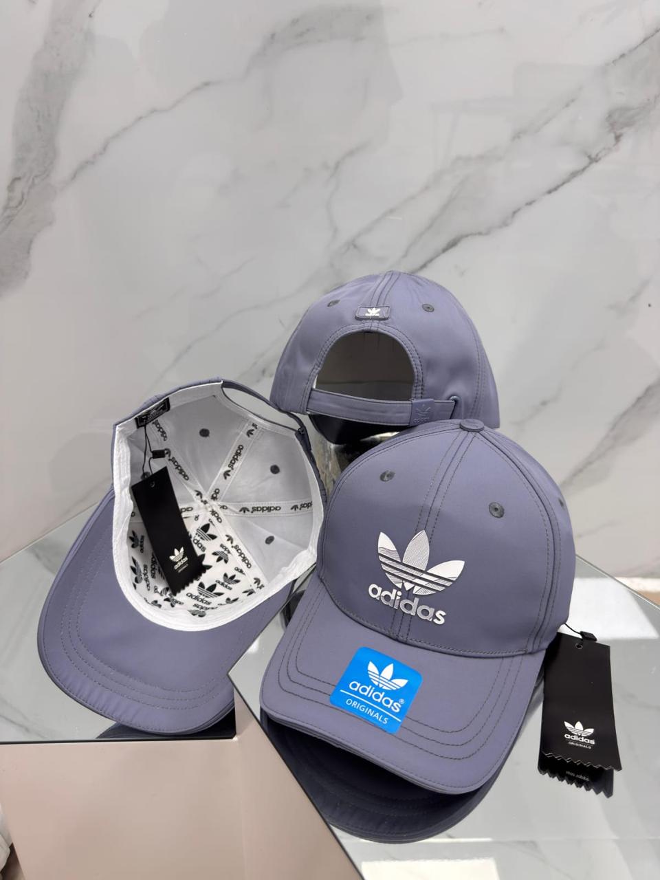 GORRA ADIDAS GRIS