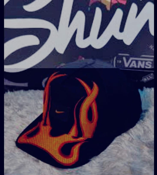 GORRA FLAMAS NARANJA