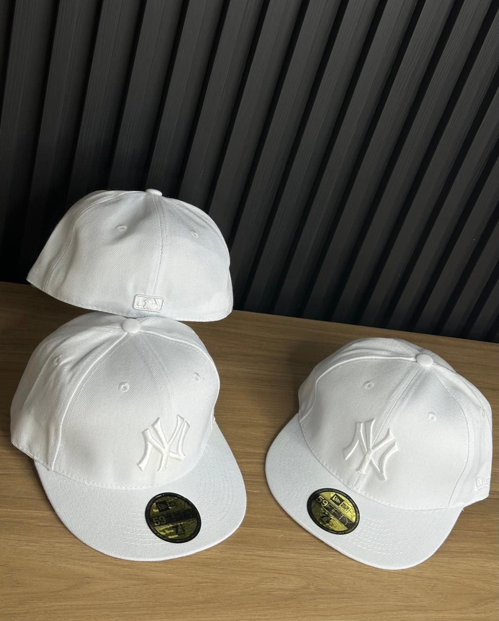 GORRA CERRADA YANKEES WHITE