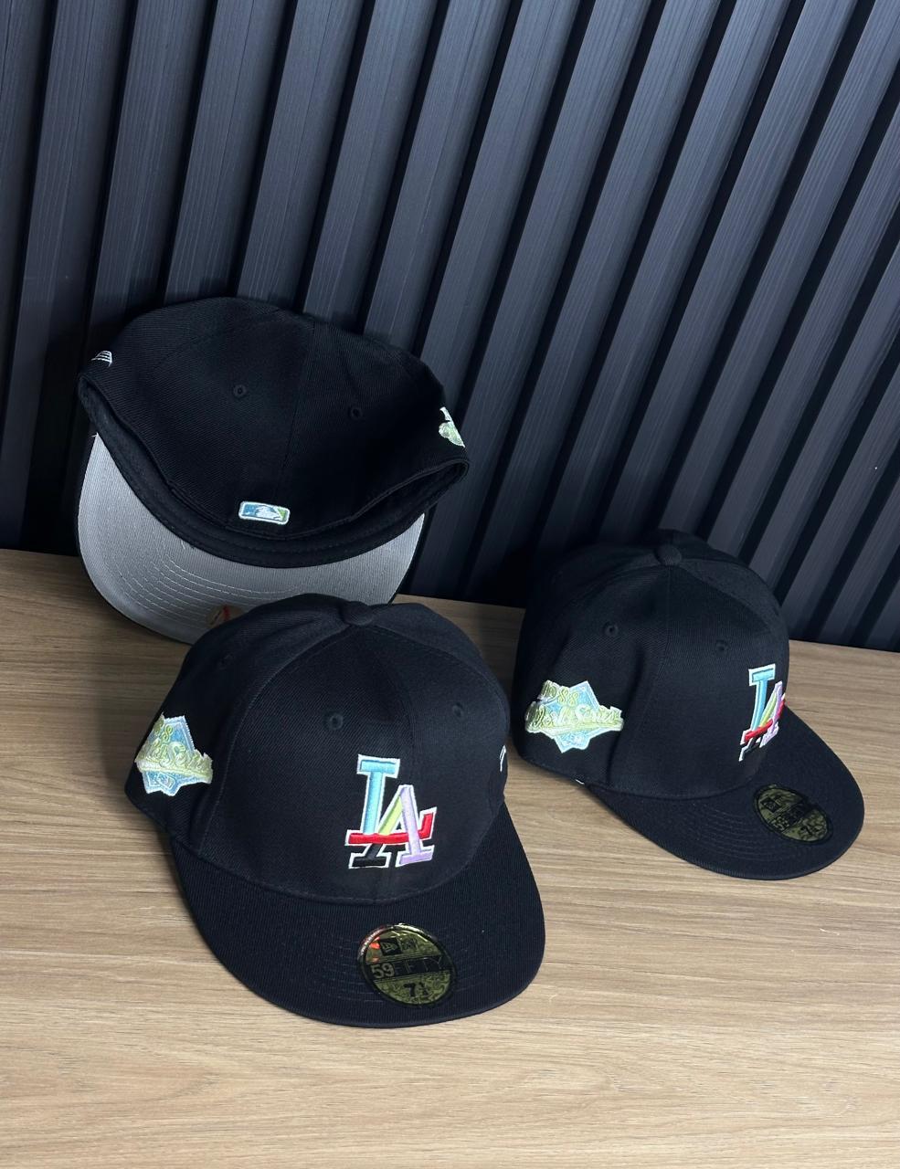 GORRA CERRADA LA MULTICOLOR