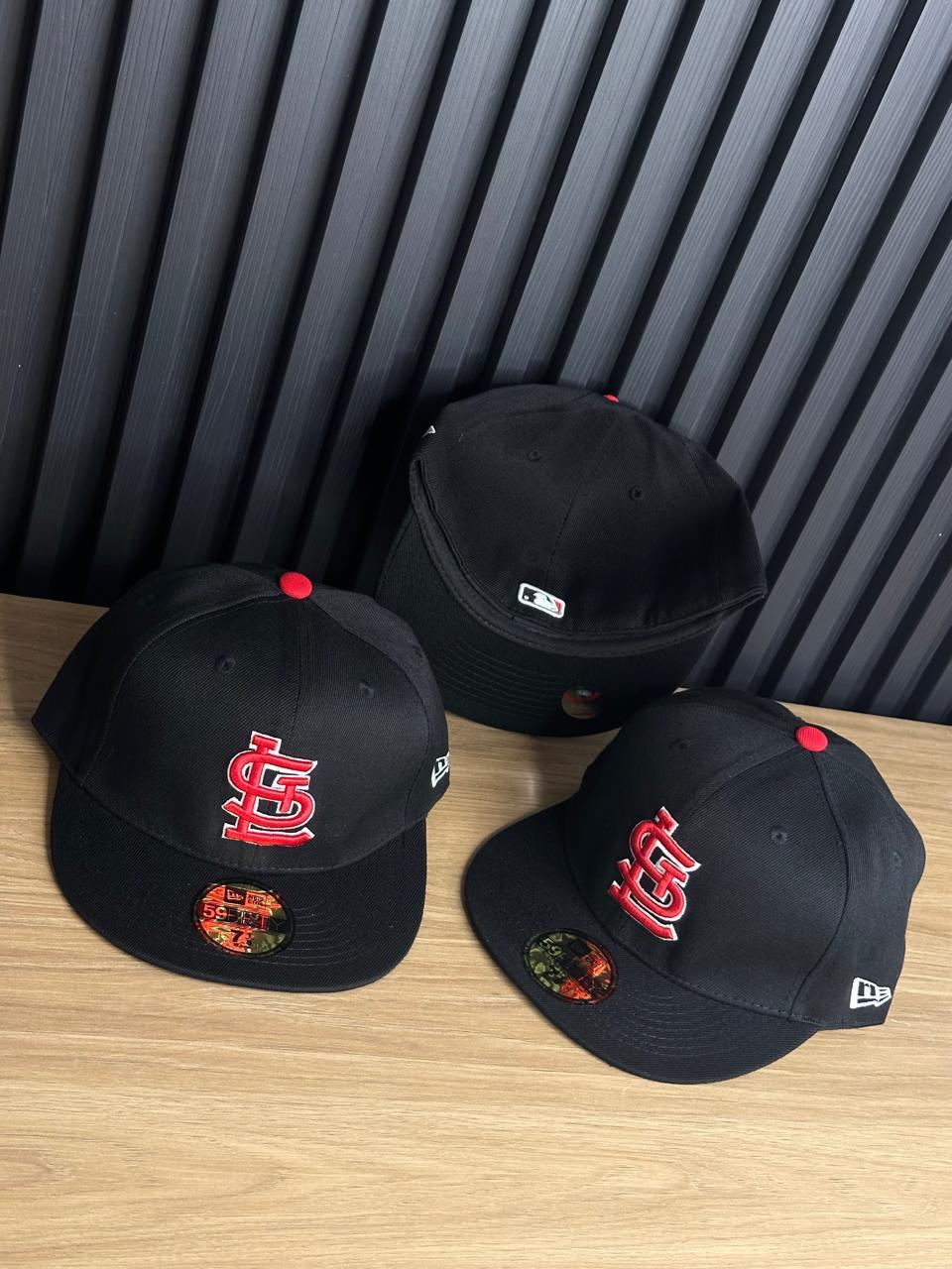 GORRA CERRADA SAN LUIS BLACK