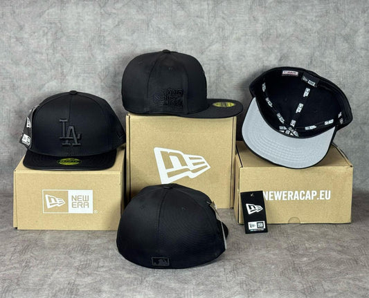 GORRA CERRADA LA FULL BLACK