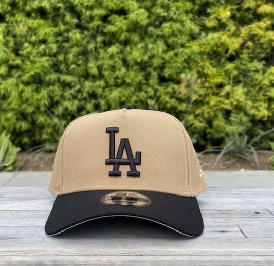 GORRA LA BEIGE CON NEGRO