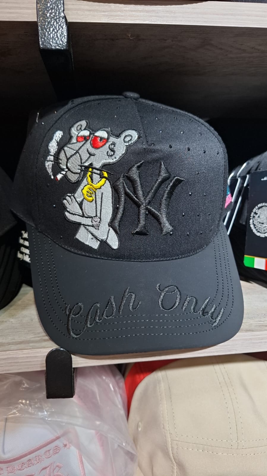 GORRA PANTERA FUMON
