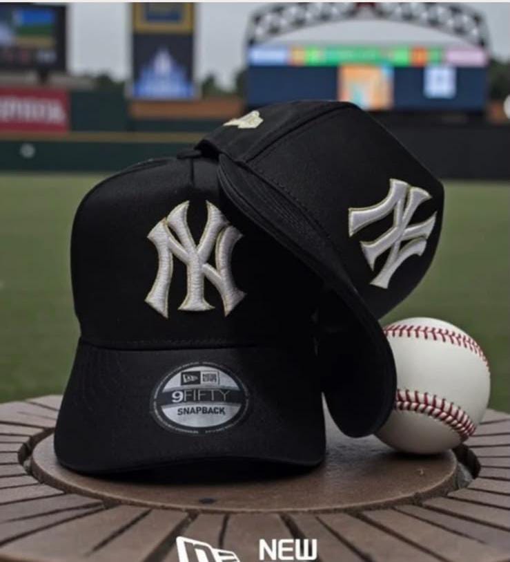 GORRA YN BLACK