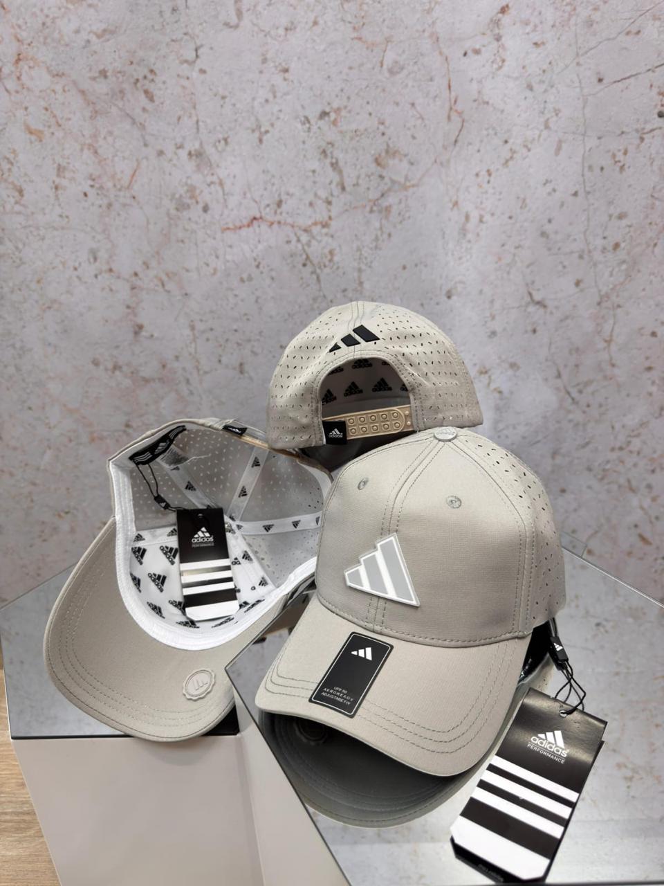 GORRA ADIDAS GRIS