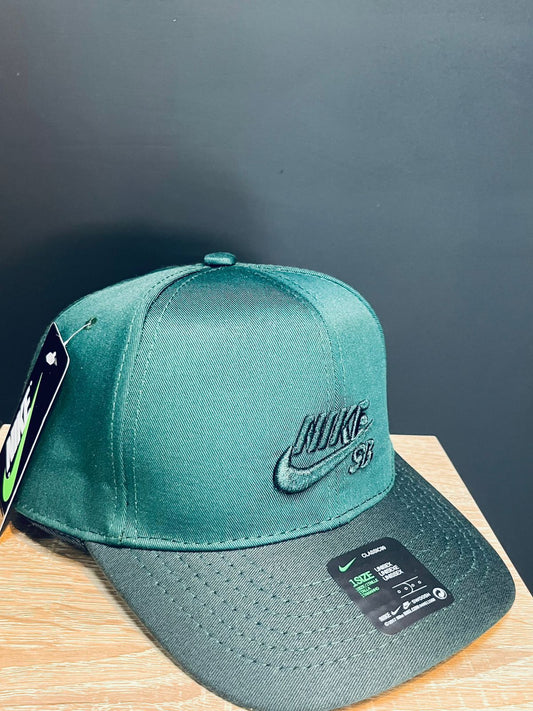 GORRA NIKE SB VERDE