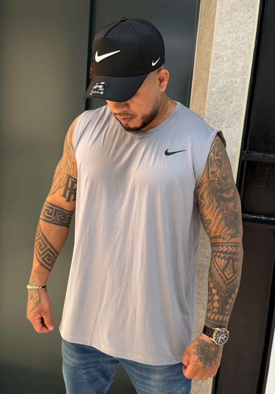 CAMISA NIKE GRIS SIN MANGA