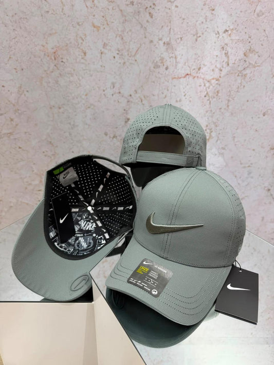 GORRA NIKE GRIS