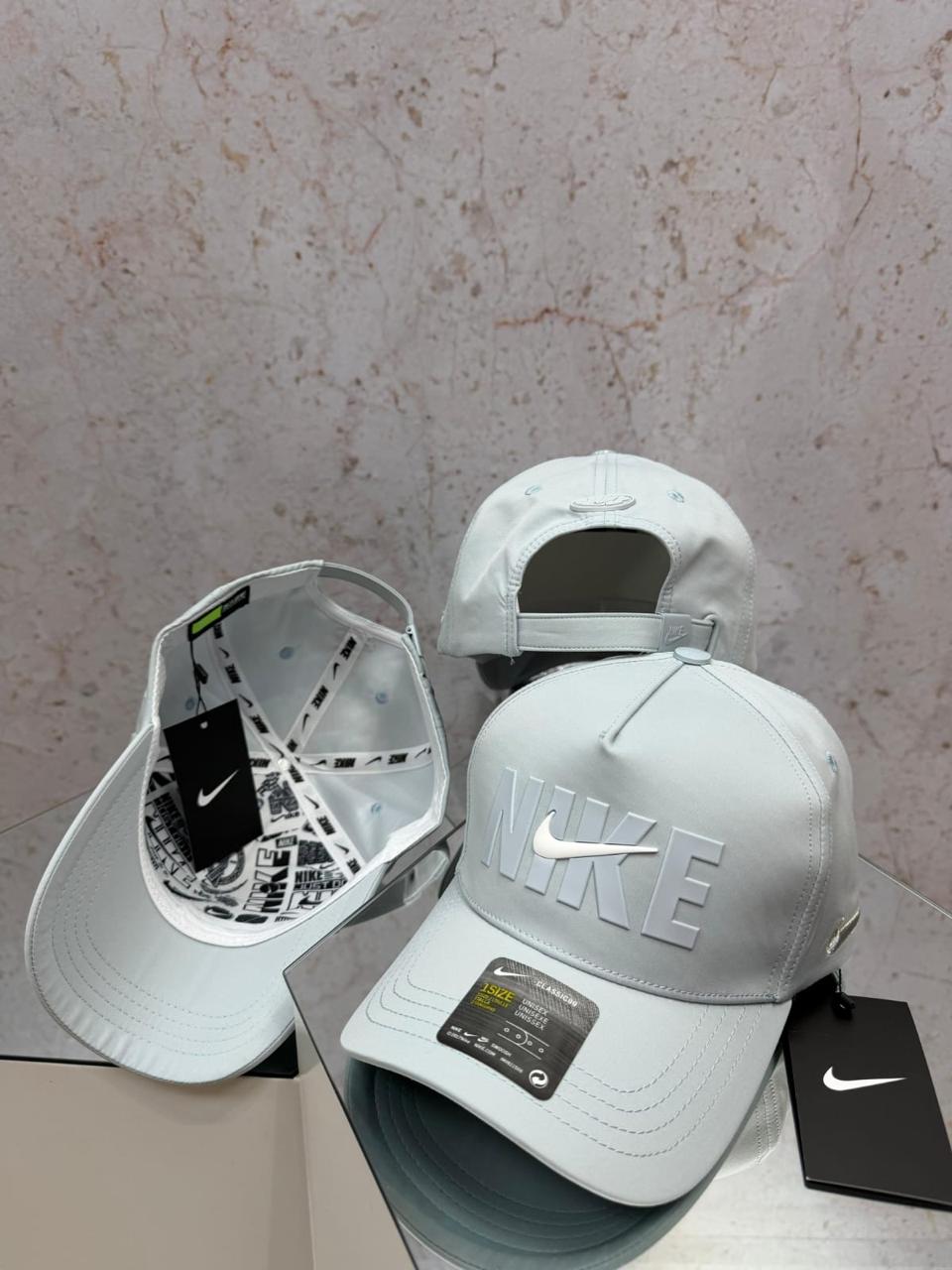 GORRA NIKE GRIS