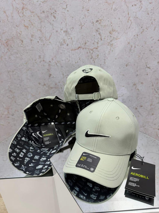 GORRA NIKE GRIS CLARO