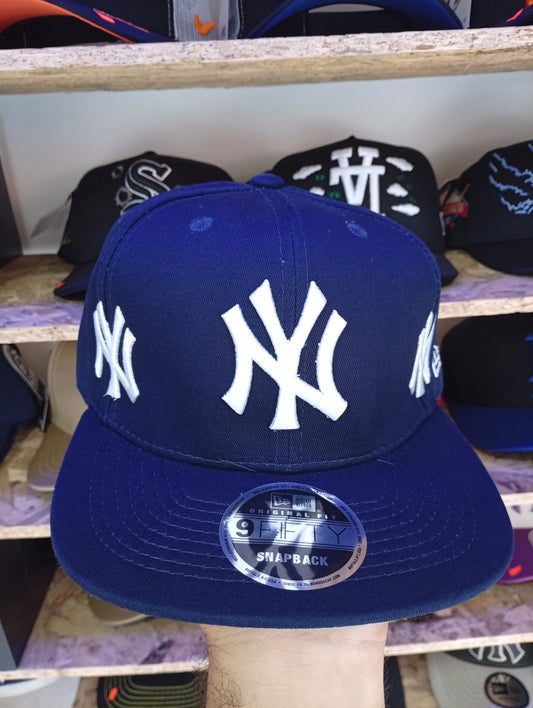 BK YANKEES AZUL OSCURO CON BLANCO
