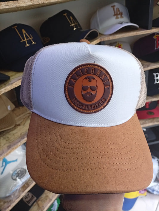 BK CALIFORNIA 1985 BLANCO CON CAFÉ